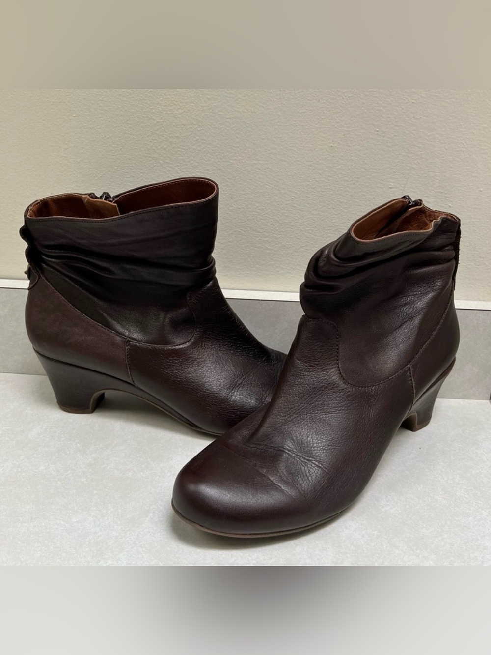 Eric Michael Brown Leather Slouchy Ankle Booties with Wedge Heel Size 10